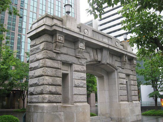 Dojima Avanza Entrance Porch